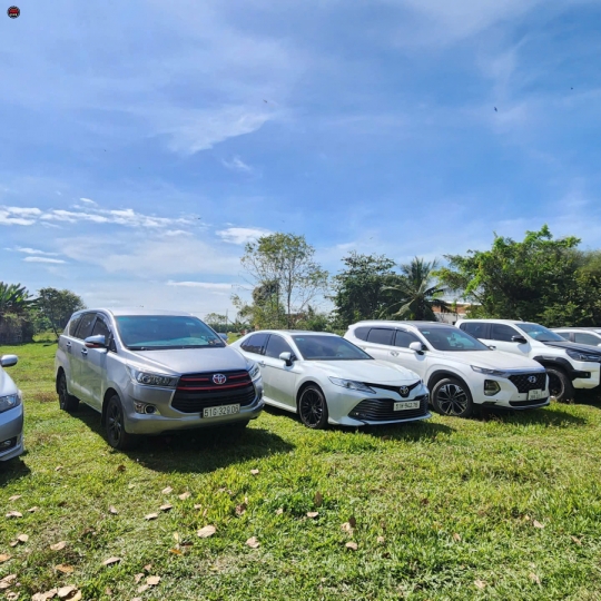 THUÊ XE 4 -7 CHỖ (13)