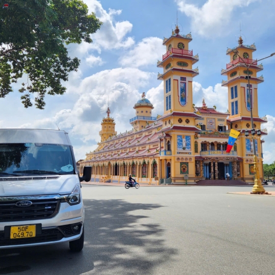THUÊ XE 16 CHỖ (1)